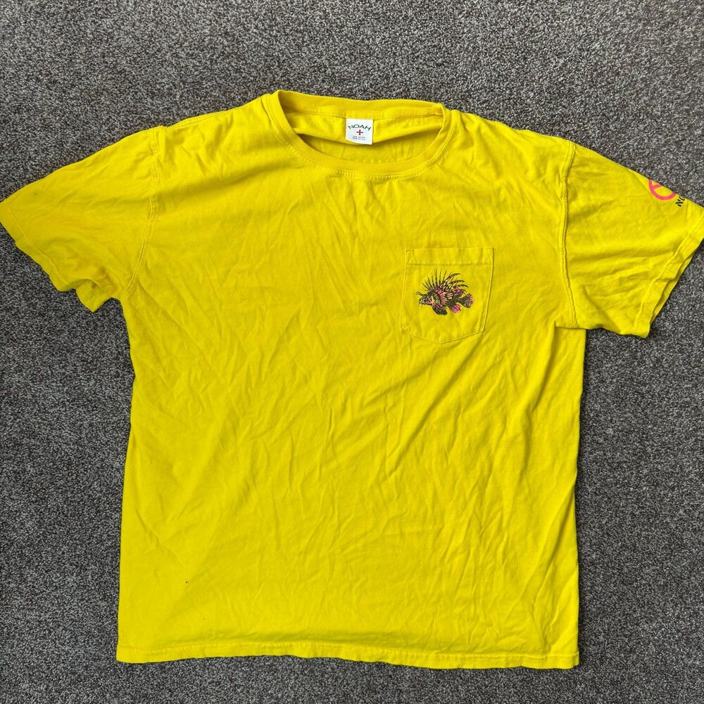 Noah NYC Lionfish Graphic Pocket Tee Yellow Back Print T-Shirt Men Size L